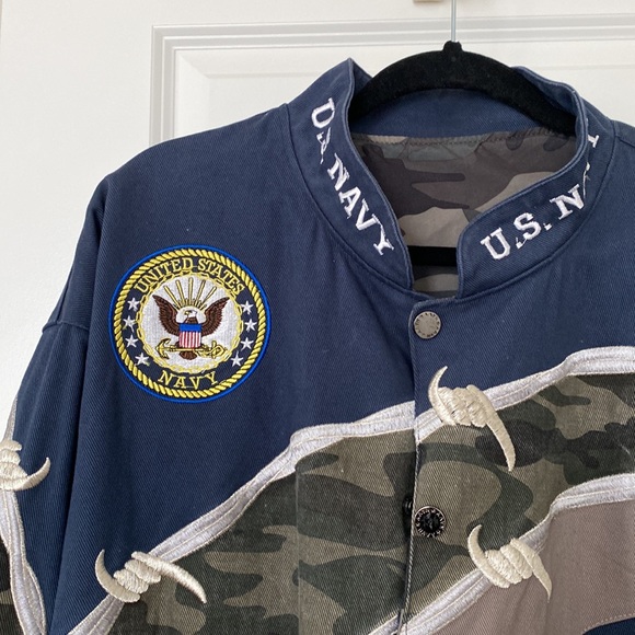 Gently Used Men’s US Navy Reversible Jacket - Picture 3 of 10